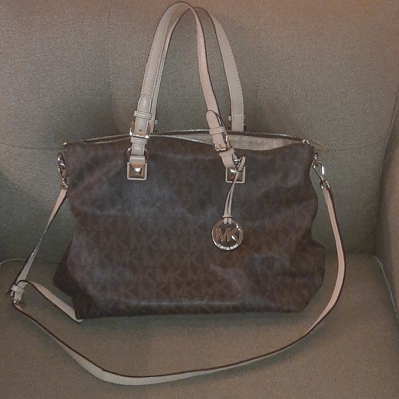 Michael Kors Handbag - Picture 1 of 3
